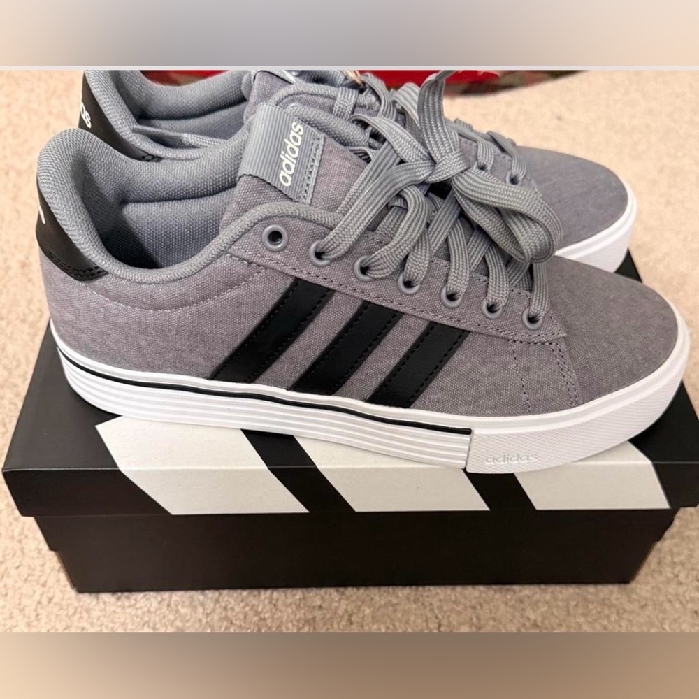 Adidas Daily 4.0 Grey Black Sneakers Women’s Size 7 Brand New Casual Skate Shoe